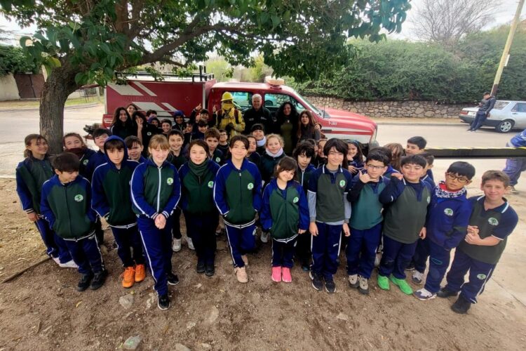 Estudiantes de Juana Koslay se capacitaron en incendios forestales