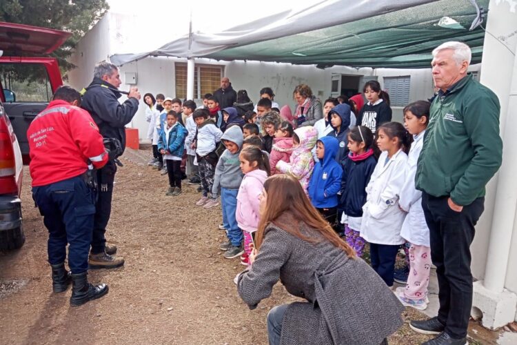 Estudiantes de Juana Koslay se capacitaron en incendios forestales
