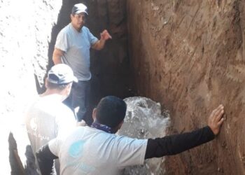 Trabajan en la reparación del acueducto Potrero de los Funes que abastece Juana Koslay y Donovan.