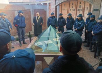 El historiador Martín Baca comparte charlas formativas para cadetes del ISSP