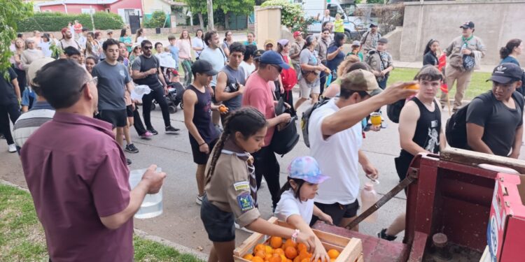 Gran participación en la 27ª Caminata Familiar Mariana en Juana Koslay