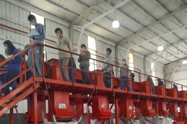 Estudiantes de la UNSL visitaron ‘La Metropolitana’ en Donovan