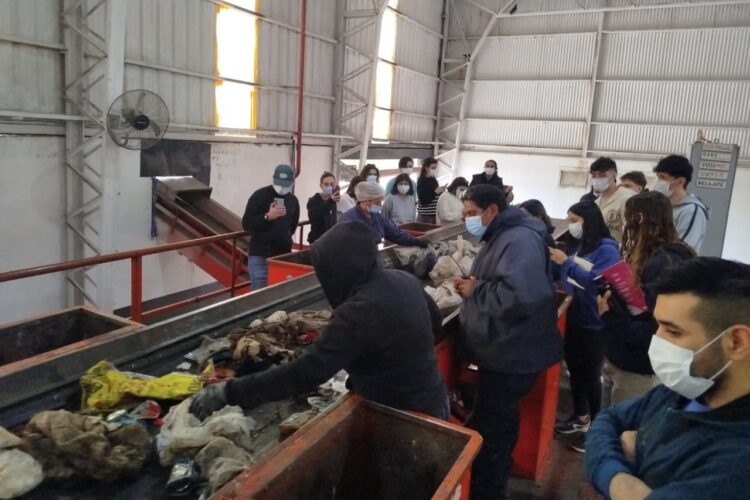 Estudiantes de la UNSL visitaron ‘La Metropolitana’ en Donovan