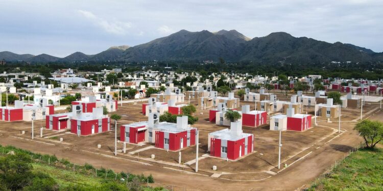 70 familias recibieron su vivienda en Juana Koslay