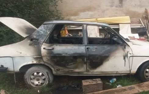 Bomberos controlaron un incendio de un auto en Juana Koslay: no hubo heridos