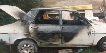 Bomberos controlaron un incendio de un auto en Juana Koslay: no hubo heridos