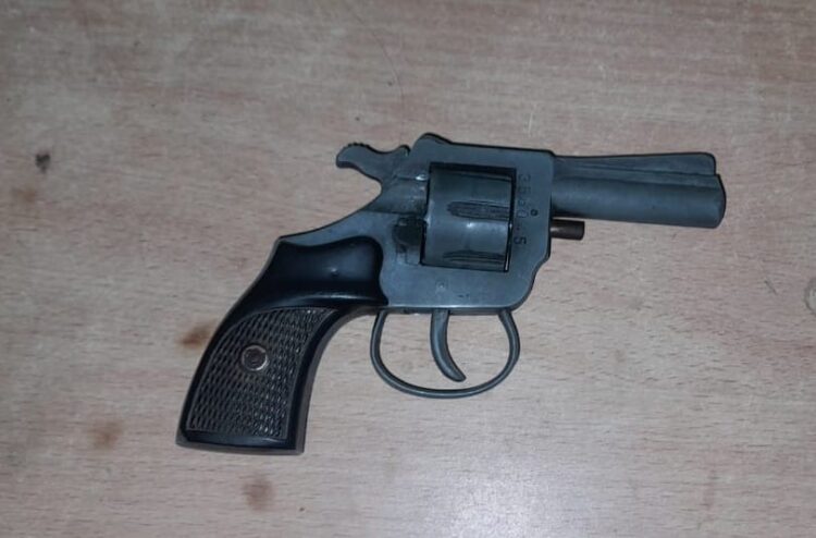 La Policía realizó allanamientos en San Luis, La Punta y Juana Koslay y secuestró armas de fuego, municiones y otros elementos