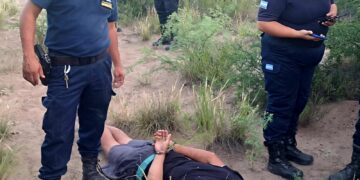 Operativo policial en bº Donovan: se escapaba campo abierto. Fue detenido por robo