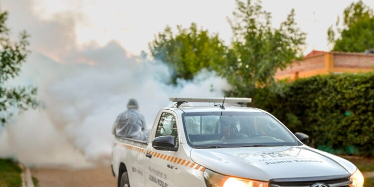Continúa el operativo de fumigación en prevención contra el dengue