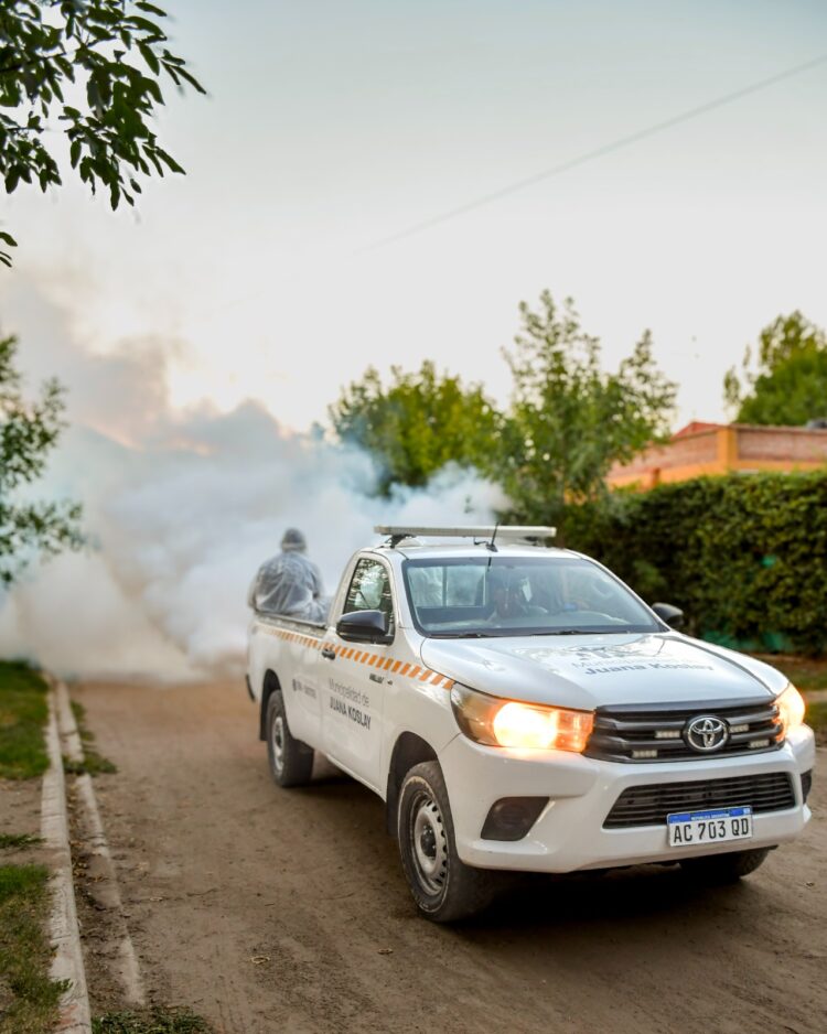 Continúa el operativo de fumigación en prevención contra el dengue