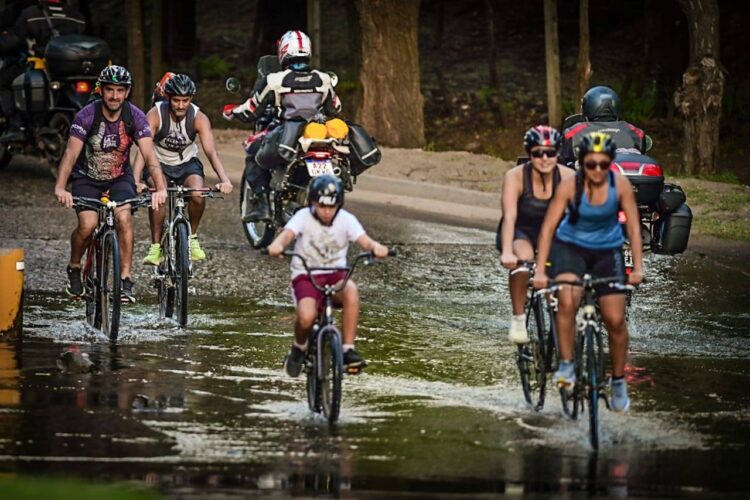 Gran convocatoria en Juana Koslay: más de 400 personas dijeron presente en la Bicicleteada + Running