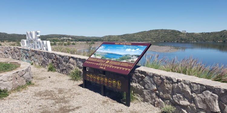 Revalorizan el ‘Mirador de los Pescadores’ en el dique Cruz de Piedra