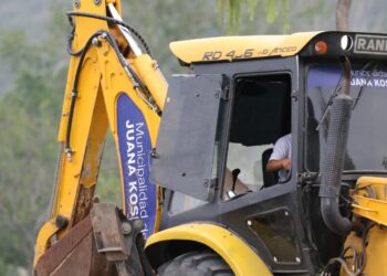 Avanzan tareas de mantenimiento en calles de El Chorrillo