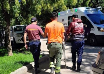 Bomberos de Juana Koslay y Potrero rescataron a una mujer lesionada en el Salto de la Moneda