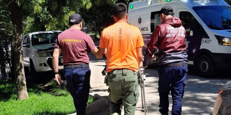 Bomberos de Juana Koslay y Potrero rescataron a una mujer lesionada en el Salto de la Moneda