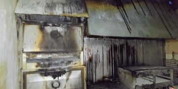 Un local gastronómico de nuestra ciudad se incendió y resultó una persona hospitalizada por inhalación de monóxido de carbono