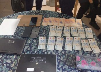 La Policía realizó allanamientos en Juana Koslay, La Punta y San Luis por una causa de estafa con dinero falso