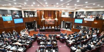 Educación y una posible Reforma Constitucional, los ejes principales del discurso del gobernador en la Apertura de Sesiones Ordinarias