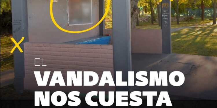 Vandalizan refugios y paradas de colectivos