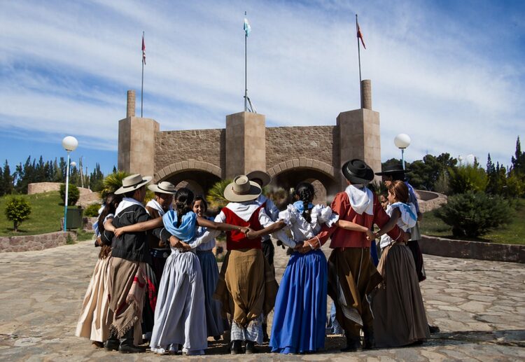 Invitan a grupos de danza de toda la provincia a participar de un ‘Gran Pericón Nacional’