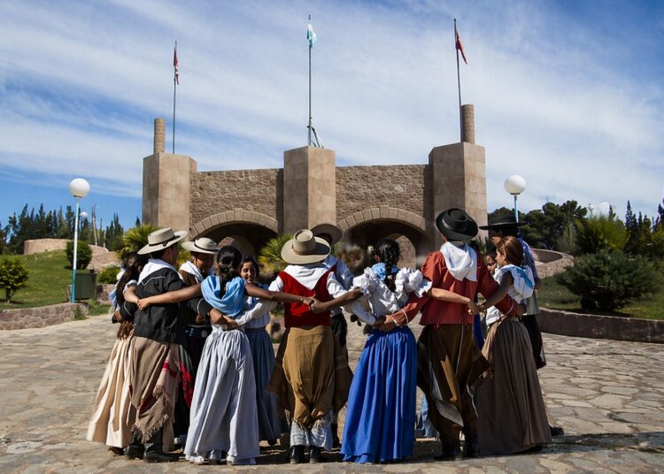Invitan a grupos de danza de toda la provincia a participar de un ‘Gran Pericón Nacional’