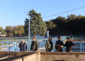 Autoridades y técnicos de San Luis Agua recorrieron la planta potabilizadora de Cuchi Corral en Juana Koslay