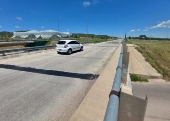Habrá cortes de tránsito en los puentes sobre la avenida Eva Perón frente al Hospital Central