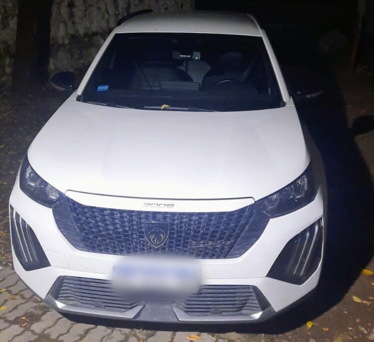 Potrero de los Funes: durante un operativo policial, demoraron a un sujeto que tenía armas en su poder y a otro individuo que circulaba en un automóvil particular con baliza policial