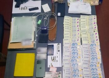 Potrero de los Funes: durante un operativo policial, demoraron a un sujeto que tenía armas en su poder y a otro individuo que circulaba en un automóvil particular con baliza policial