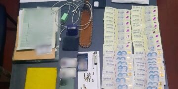 Potrero de los Funes: durante un operativo policial, demoraron a un sujeto que tenía armas en su poder y a otro individuo que circulaba en un automóvil particular con baliza policial