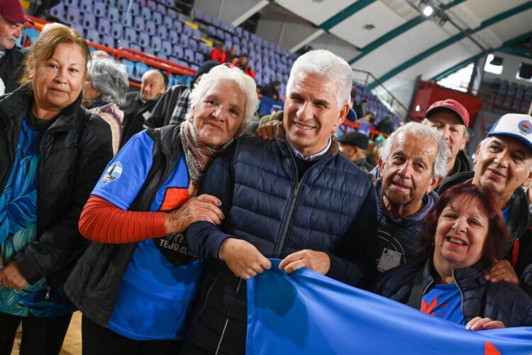 En el Ave Fénix, con la presencia del gobernador, comenzaron los juegos de ‘Grandes Amigos’