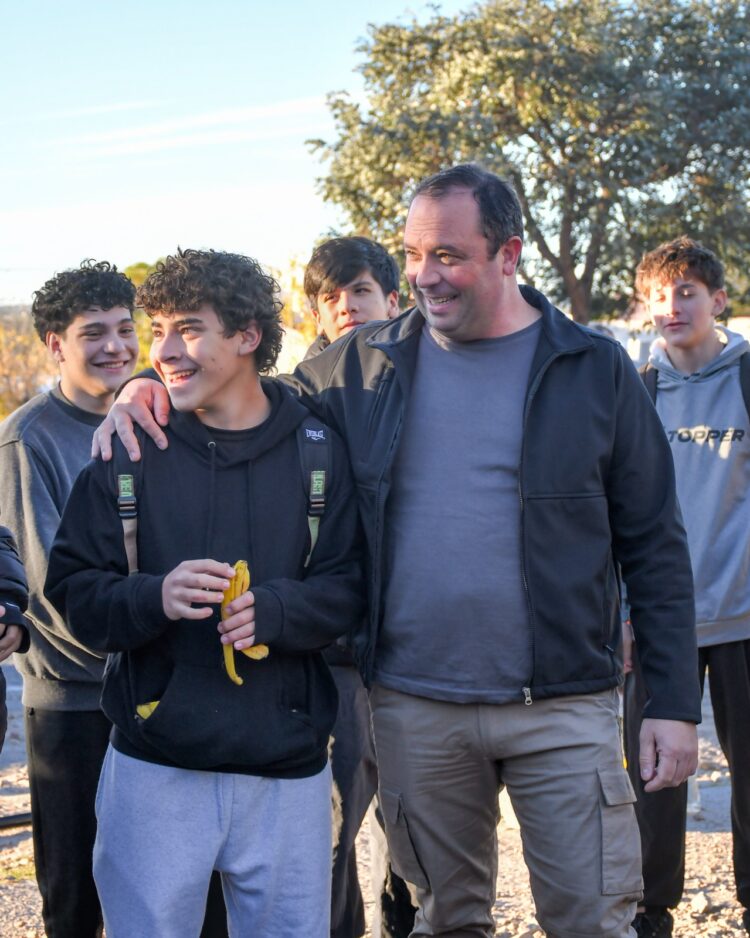El Municipio de La Punta acompañó a alumnos y docentes de la Escuela Normal Juan Pascual Pringles en una significativa jornada de ascenso al Cerro de la Cruz.