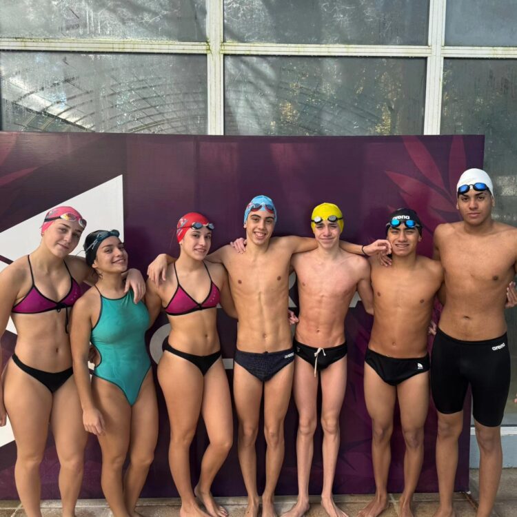 Destacada actuación de jóvenes nadadores de Juana Koslay en el Nacional de Cadetes en Santiago del Estero