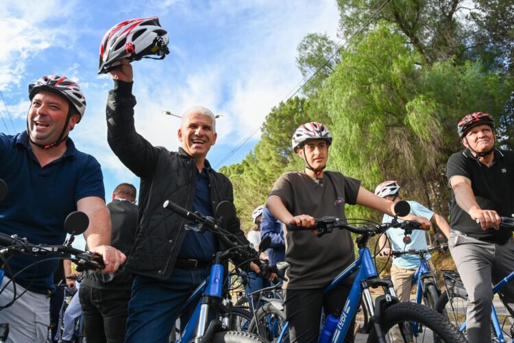 Educación y movilidad: entrega de bicicletas TuBi y Boleto Educativo en Juana Koslay