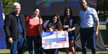 Educación y movilidad: entrega de bicicletas TuBi y Boleto Educativo en Juana Koslay