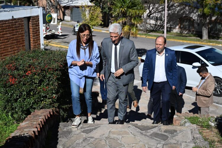 Poggi visitó Potrero de los Funes y respaldó a la nueva gestión municipal