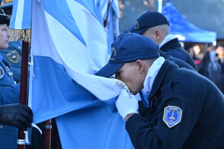 150 aspirantes del ISSP juraron lealtad a la Bandera