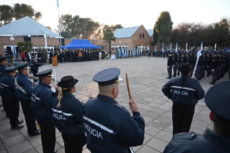 150 aspirantes del ISSP juraron lealtad a la Bandera