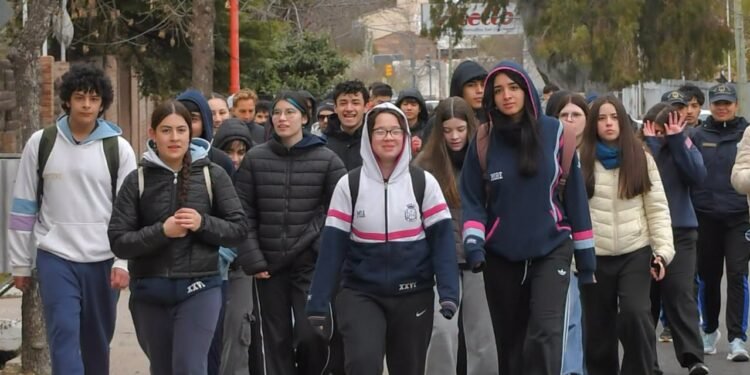 La tradicional marcha de “la Mixta”, que sigue caminando: 51 años de la Marcha Patriótica