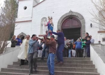 El Volcán celebra su fe en la Virgen de la Guardia y un nuevo aniversario de su historia