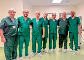 Realizaron por primera vez tres cirugías de endoscopías de columna