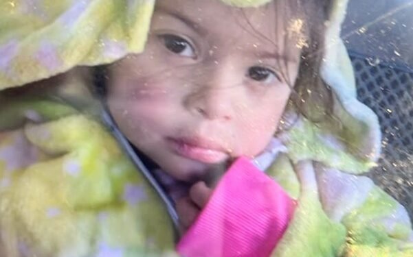 Alerta: Buscan a una niña de 3 años