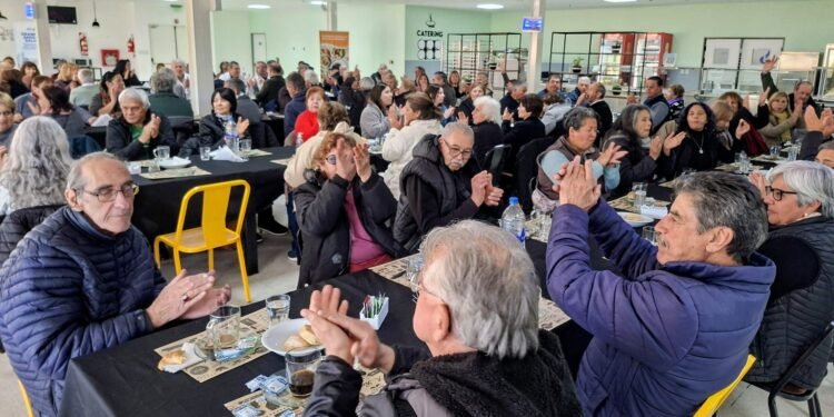 Adultos mayores de Juana Koslay y otras 3 localidades participaron de la 22° Jornada del Año de ‘Grandes Amigos Salud’ en el Hospital Central Ramón Carrillo