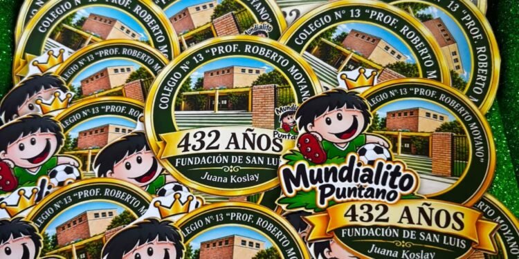 Historia, camisetas y fútbol: así se vive el “Mundialito Puntano” en el Colegio N° 13 “Prof. Roberto Moyano”