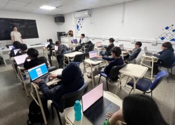 Estudiantes de nivel Secundario se forman en nuevas tecnologías en Juana Koslay