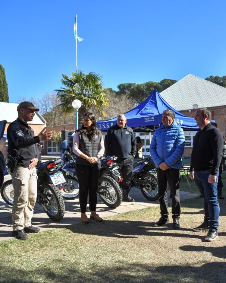 Juana Koslay cuenta con su primer cuerpo de inspectores municipales motoristas capacitados