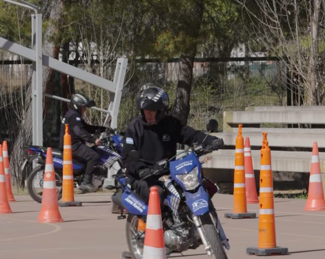 Capacitaron a 16 agentes municipales en conducción de motos