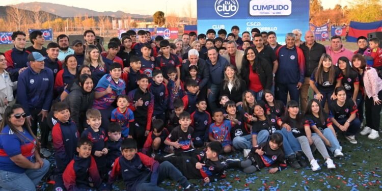 ‘Creciendo con tu Club’: el Gobernador inauguró el nuevo SUM del Club ‘El Chorrillo’