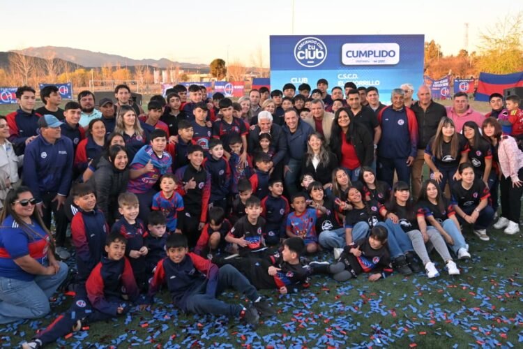 ‘Creciendo con tu Club’: el Gobernador inauguró el nuevo SUM del Club ‘El Chorrillo’