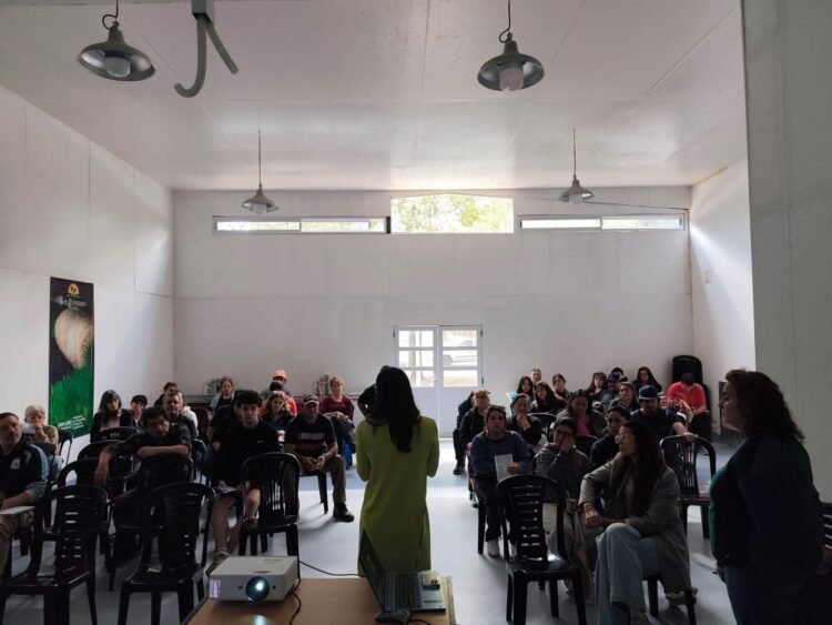 La Punta, Juana Koslay y Los Puquios reunieron a más de 200 vecinos en mentorías para emprendedores